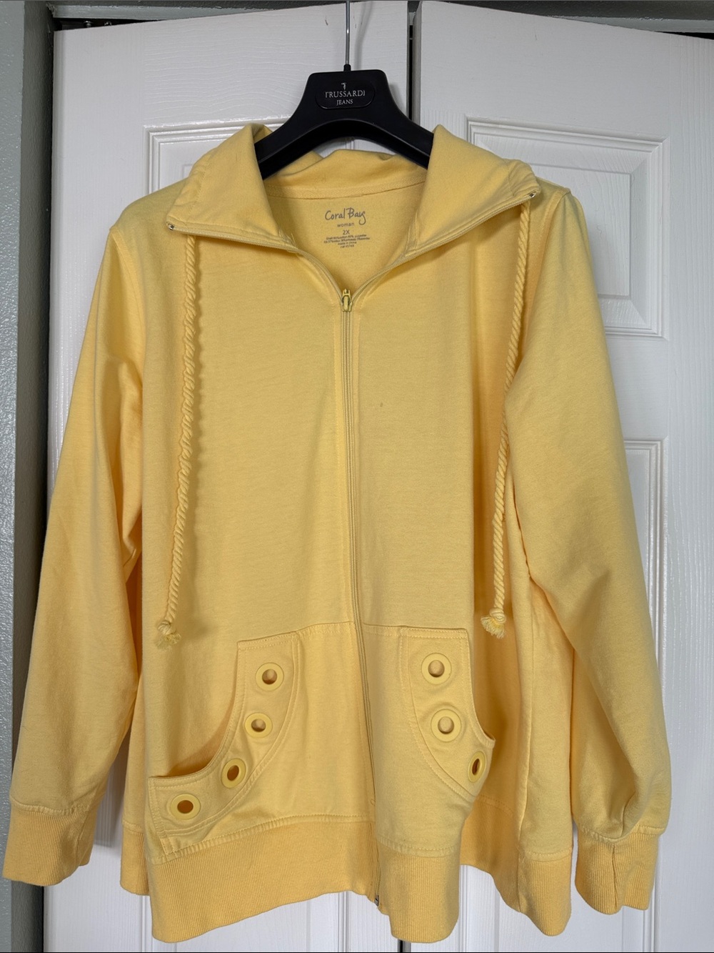 Coral Bay Beautiful Pale Yellow Zip-Front jacket with Grommet Pockets